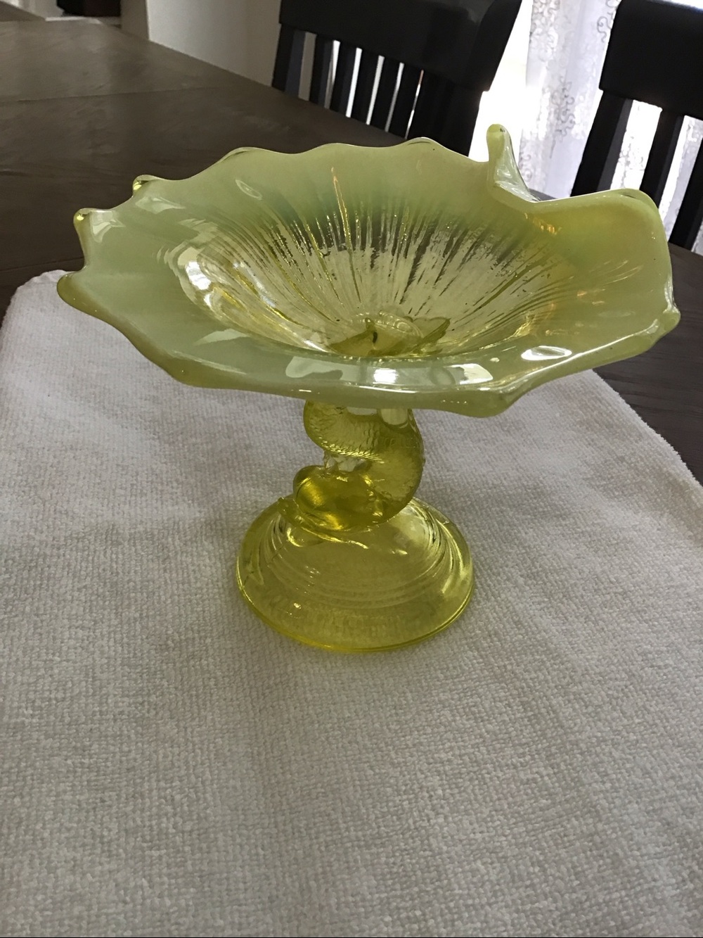 Vintage Vaseline uranium glass dolphin/fish stem compote - Picture 7 of 11